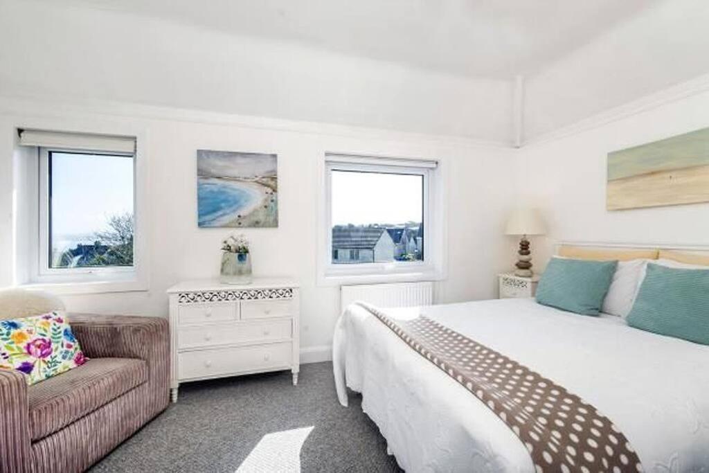 Sunrise! ~ 2 Bedrooms, Garden, Parking, Sea Views St Ives 외부 사진