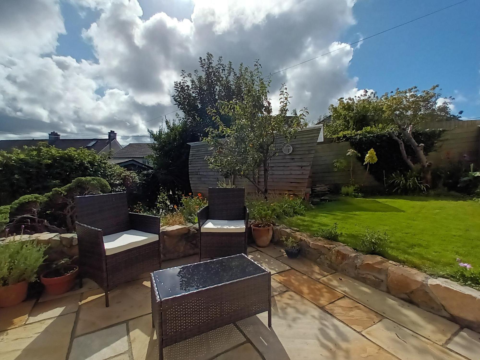 Sunrise! ~ 2 Bedrooms, Garden, Parking, Sea Views St Ives 외부 사진